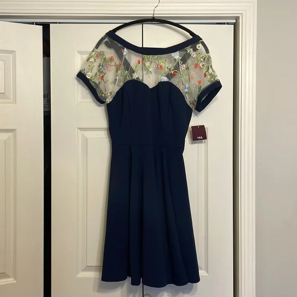 Ixiah Dresses | Ixia Navy Blue Sweetheart Floral Mesh Neckline Dress | Color: Blue | Size: XL | Raugustan's Closet